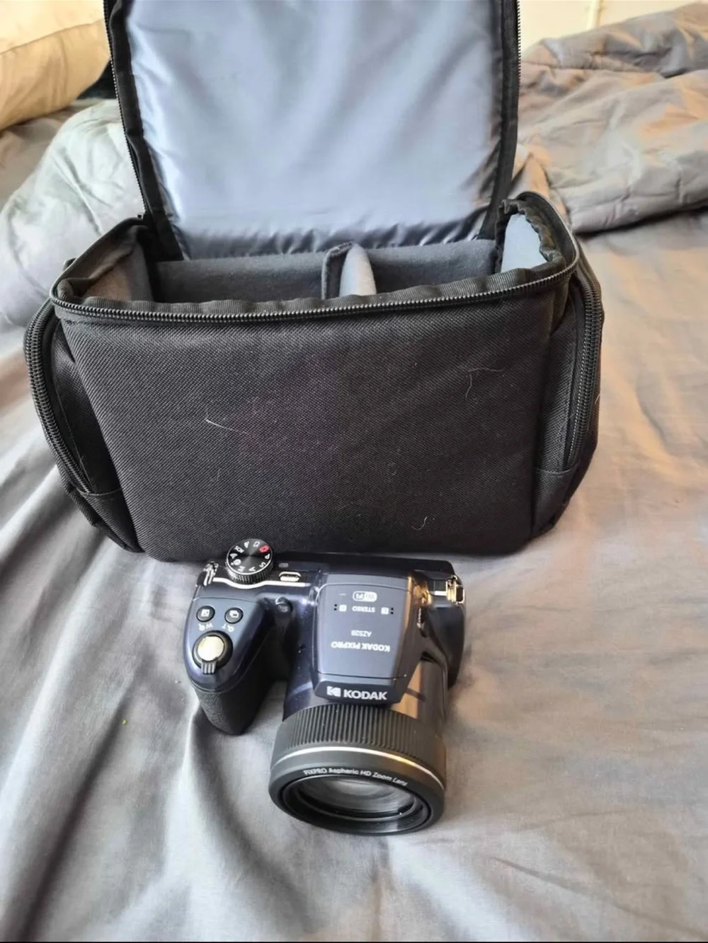 Kodak Black Bridge Camera with Padded Black Carrying Case